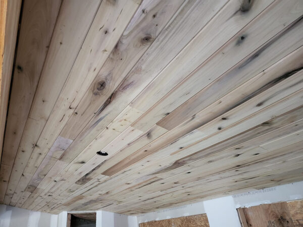 Rustic Poplar Shiplap V-Groove - Image 9
